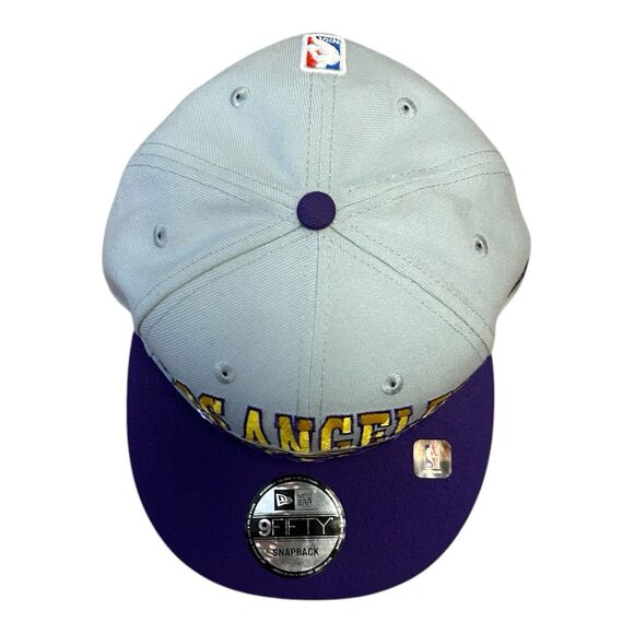 Los Angeles Lakers Big Logo New Era 9FIFTY NBA Tip Off Snapback Cap Hat - Picture 4 of 13